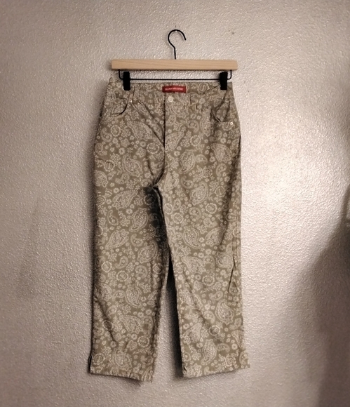 Gloria Vanderbilt Women's Cropped Jeans   Size 6 - Picture 1 of 3